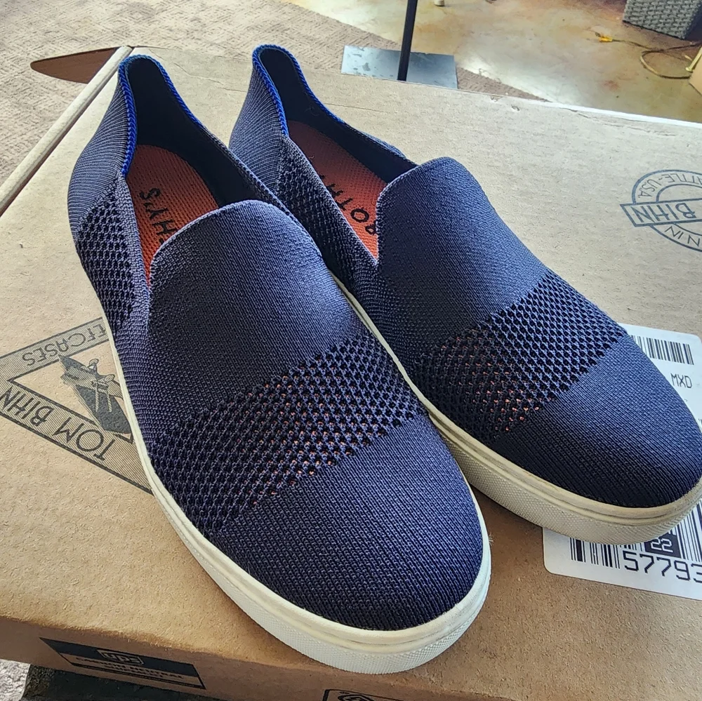 Rothys sz 8 Slip On Sneaker Navy Blue EUC - Picture 1 of 11